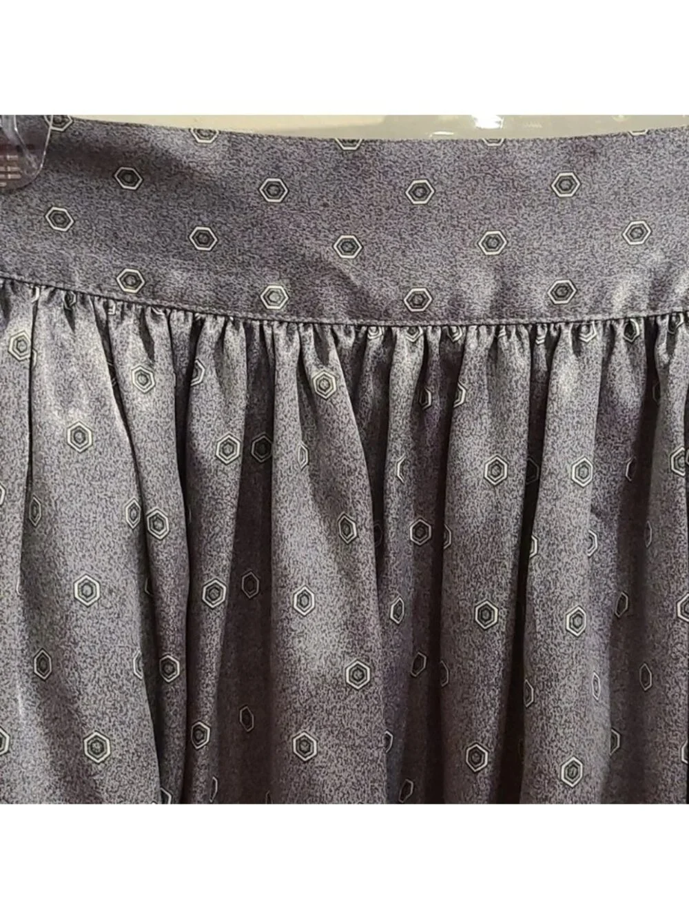 Ports international satin feel skirt Grey w/patter